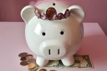 かわいい貯金箱。