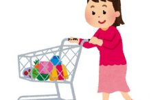 買い物する女性