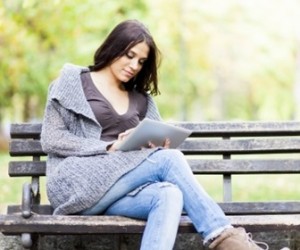 ベンチで読書