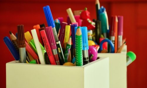 色鉛筆やペン