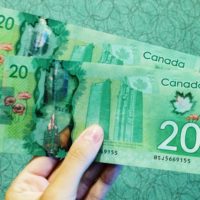 カナダの20ドル札