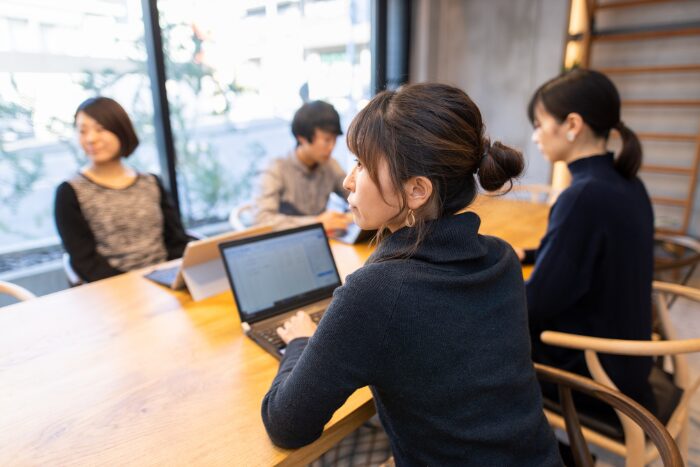 職場にいる女性