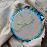 やりかけの刺繍