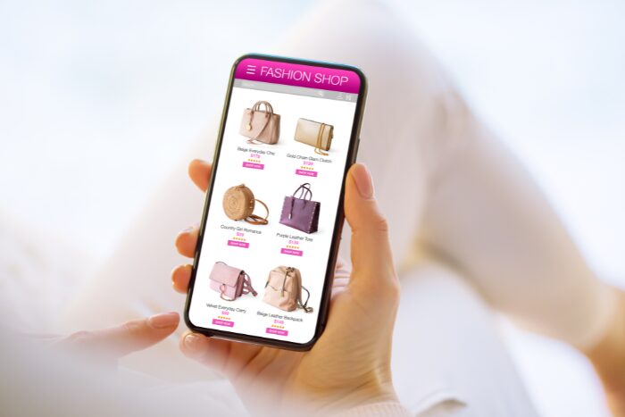 スマホで買い物中