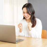 推し活中の女性
