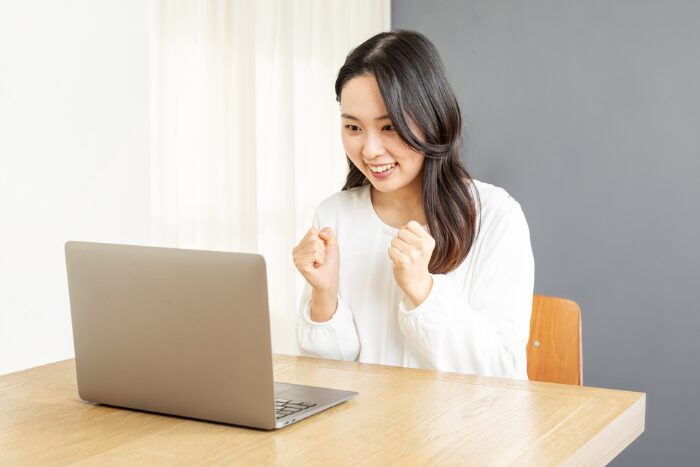 推し活中の女性