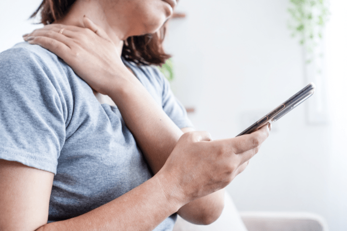 スマホで肩こり