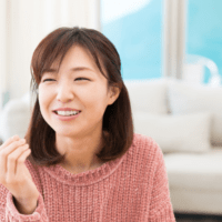 笑顔の女性
