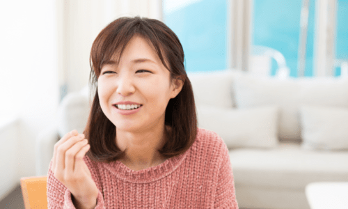 笑顔の女性