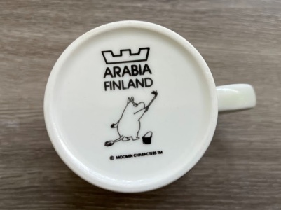 アラビアムーミンマグの底