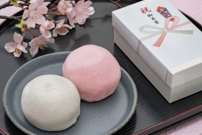 紅白のまんじゅう