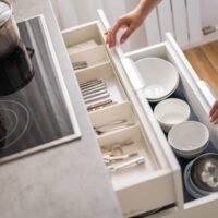 食器の入った引き出し