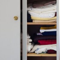 寝具を入れた棚