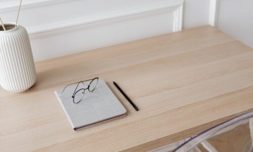 片付いたテーブル